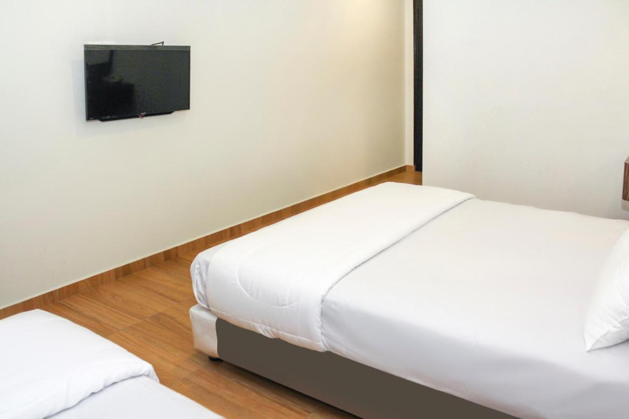 Oyo 90027 Happy Hotel Johor Bahru Dış mekan fotoğraf