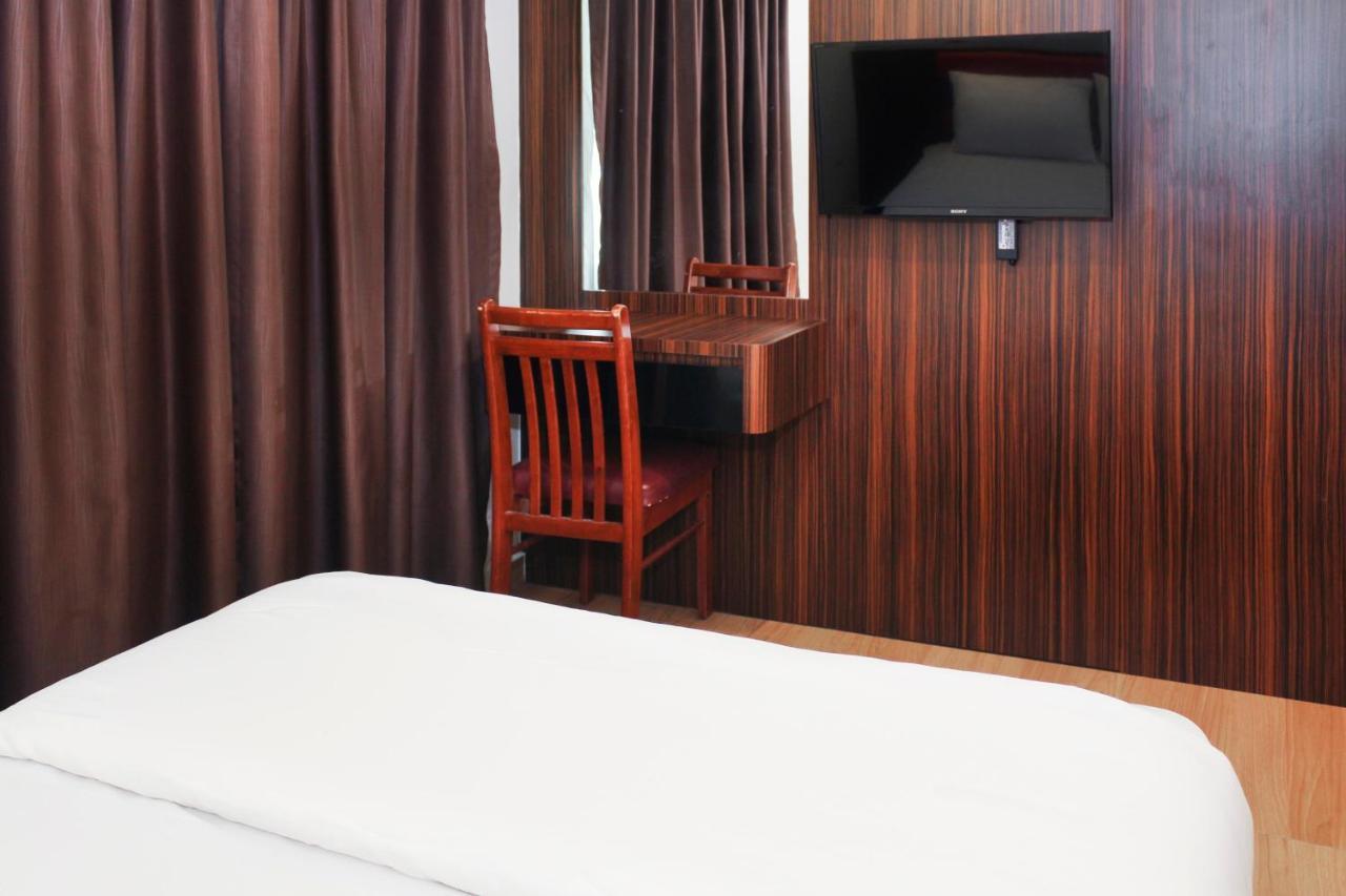 Oyo 90027 Happy Hotel Johor Bahru Dış mekan fotoğraf