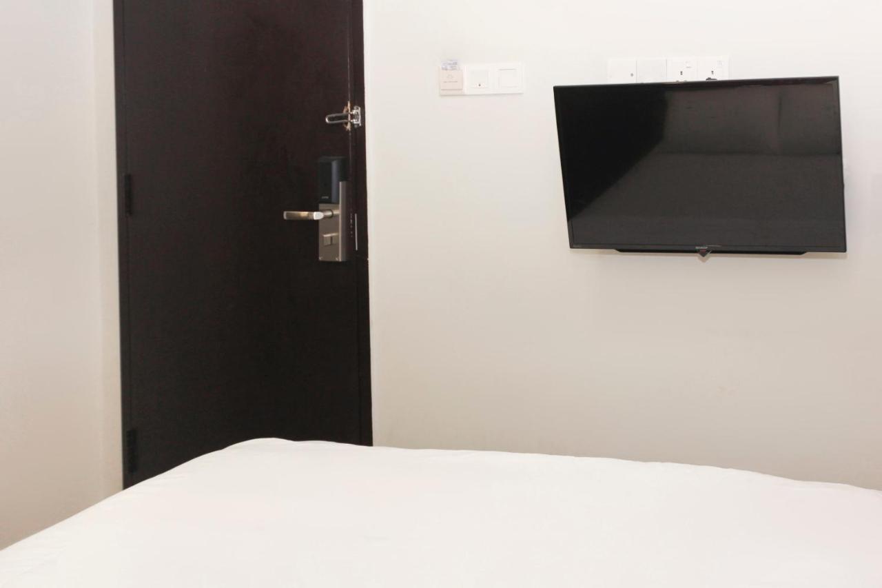 Oyo 90027 Happy Hotel Johor Bahru Dış mekan fotoğraf