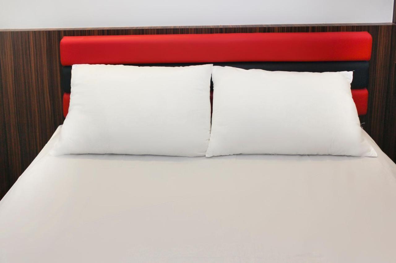Oyo 90027 Happy Hotel Johor Bahru Dış mekan fotoğraf